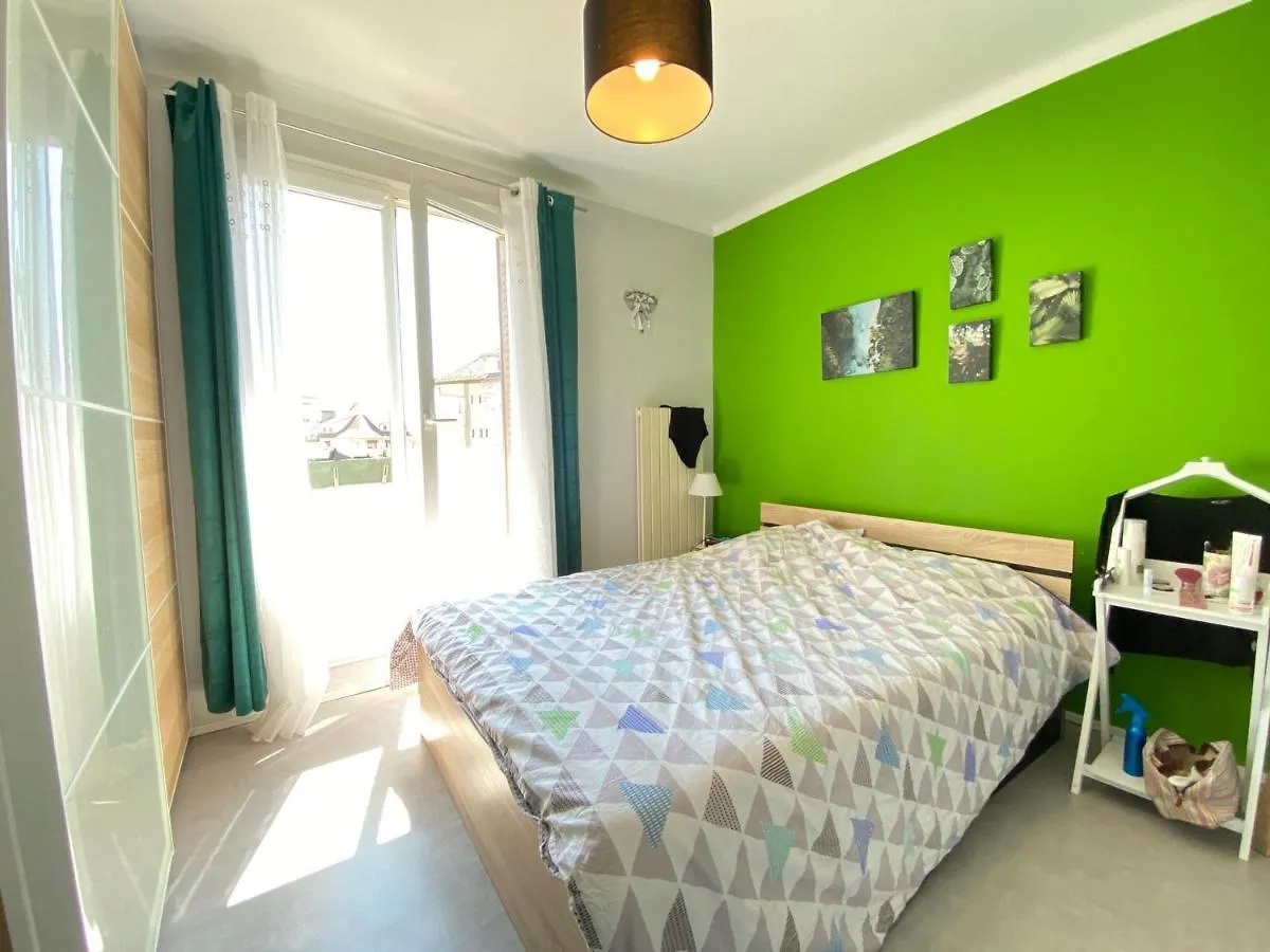 Appartement 3 Pieces Renove, Proche Centre-Ville D'Annecy, Balcon Et Equipements Modernes - Fr-1-432-14 0*, Annecy